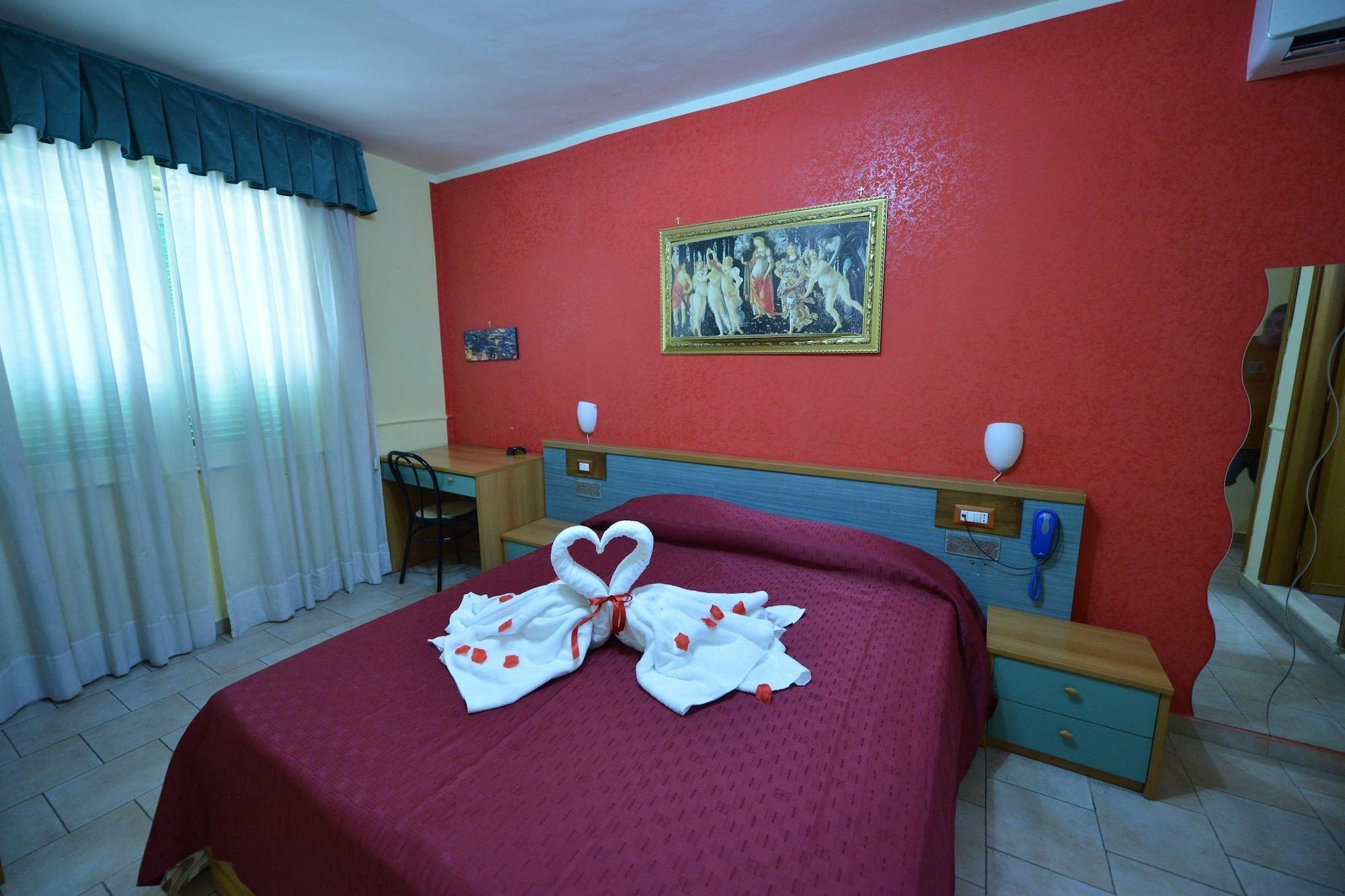 Hotel Martini Casavatore Buitenkant foto