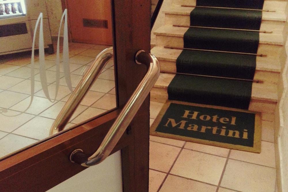 Hotel Martini Casavatore Buitenkant foto