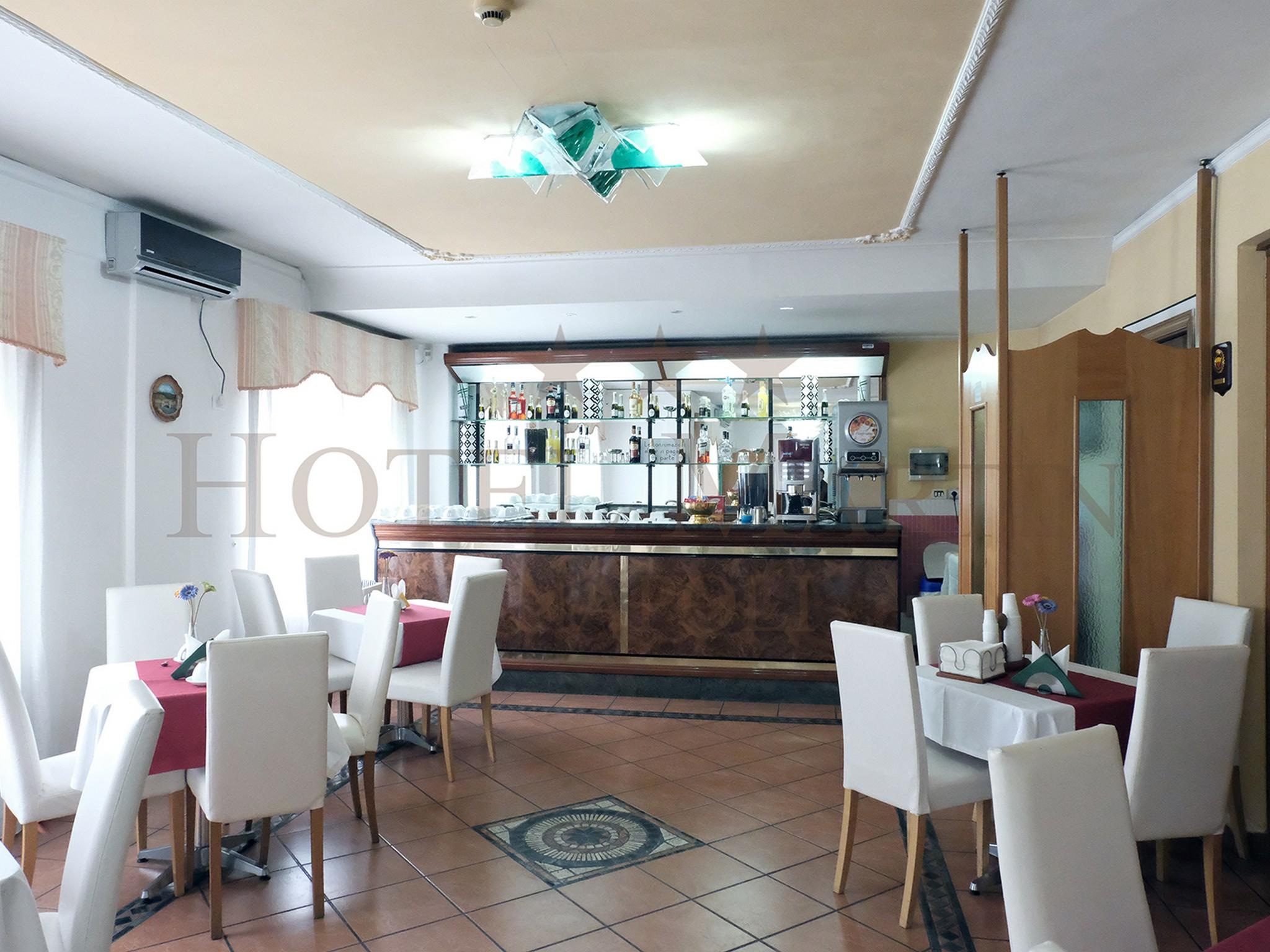 Hotel Martini Casavatore Buitenkant foto