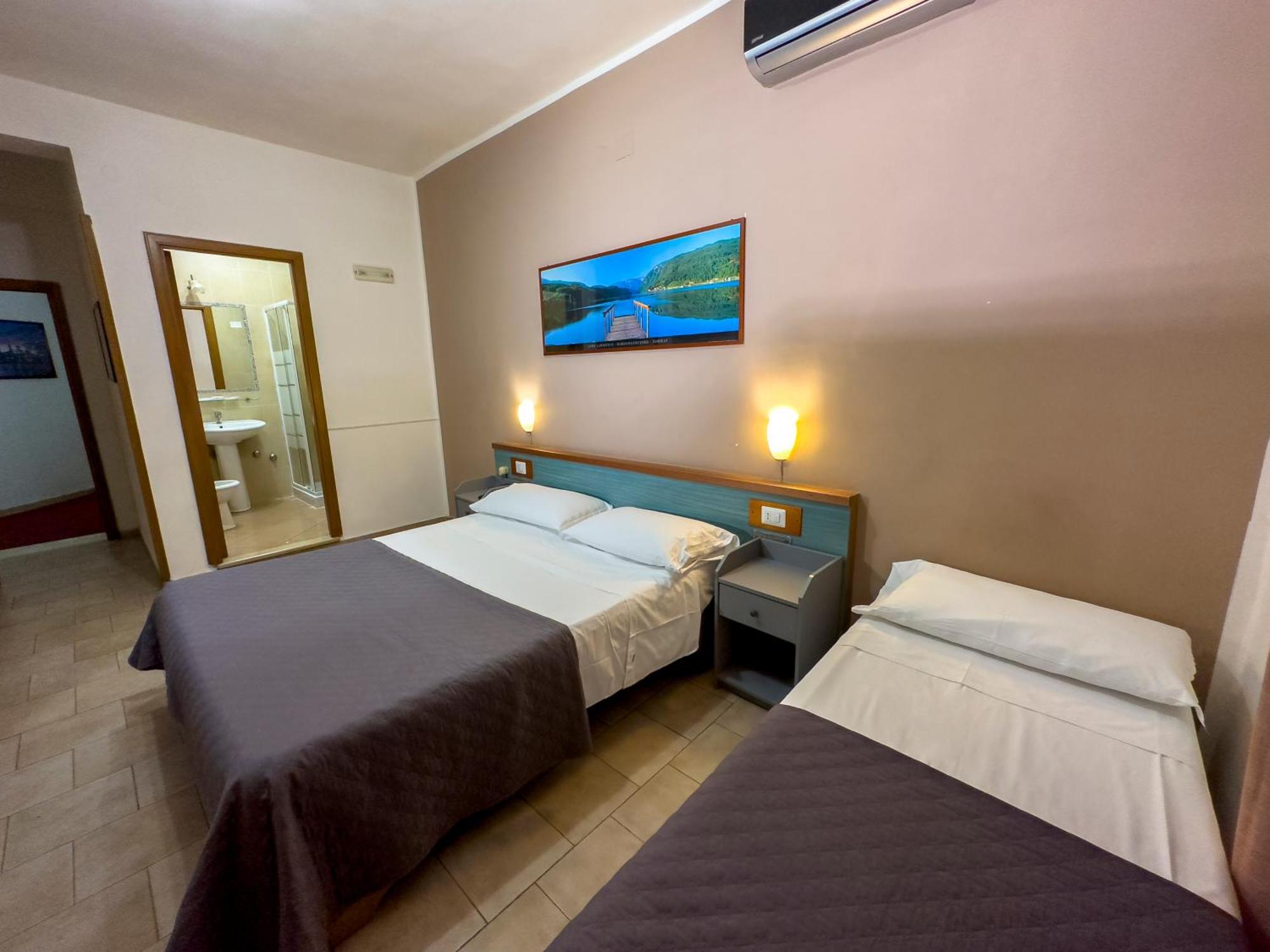 Hotel Martini Casavatore Buitenkant foto