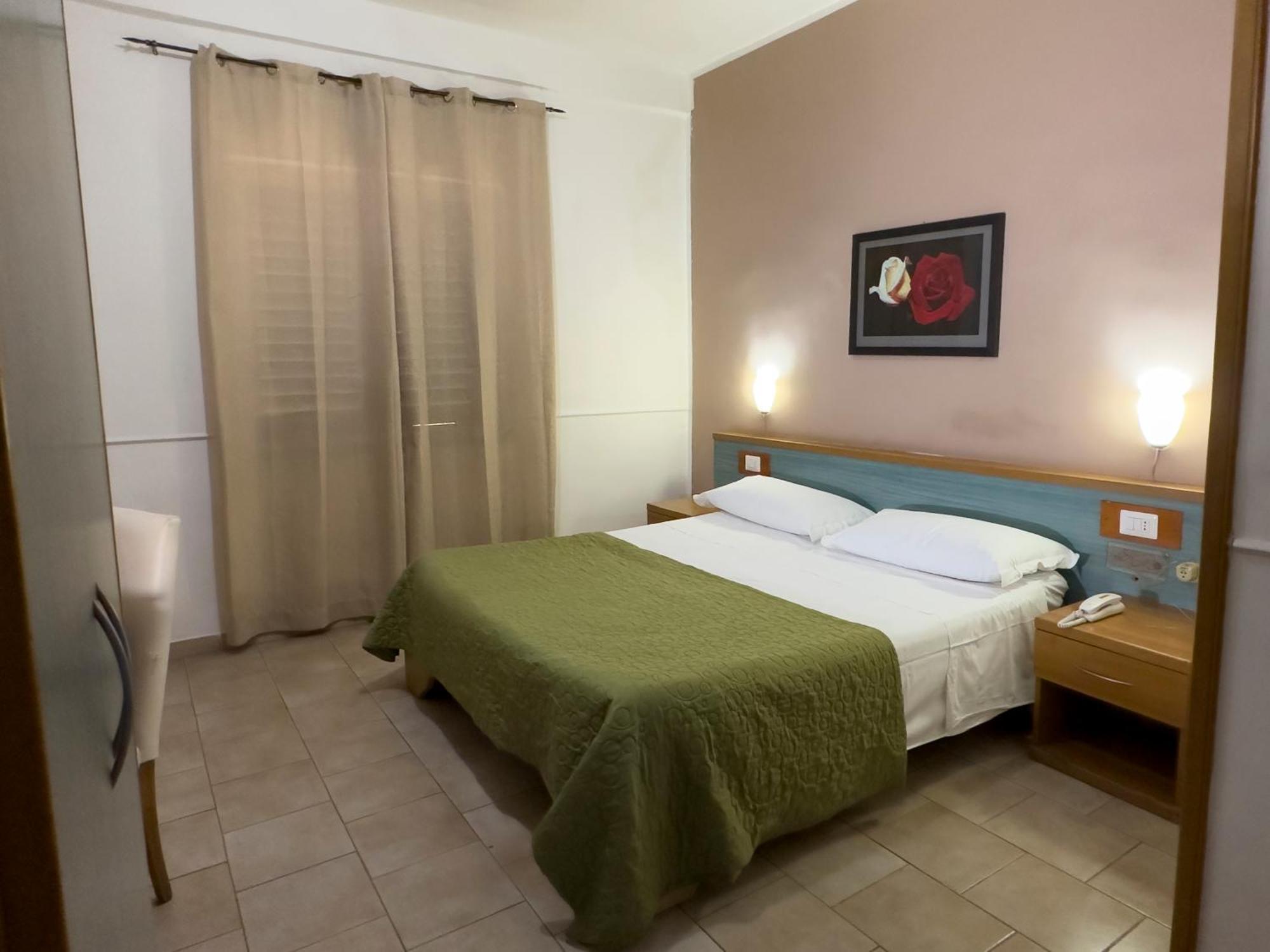 Hotel Martini Casavatore Buitenkant foto