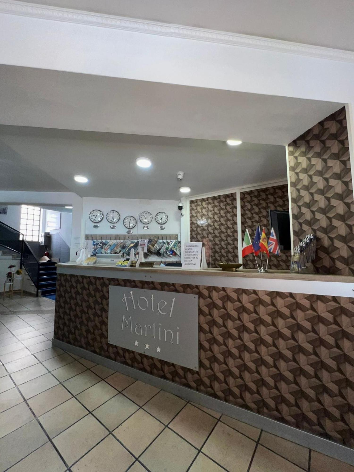 Hotel Martini Casavatore Buitenkant foto