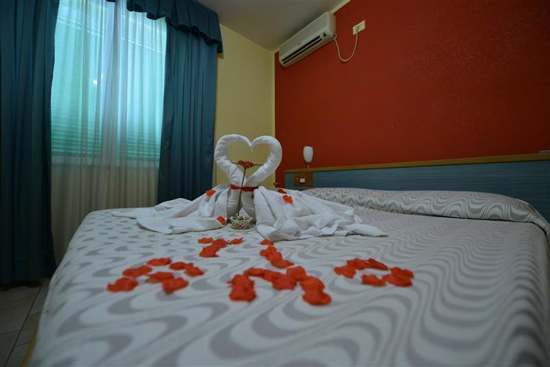Hotel Martini Casavatore Buitenkant foto