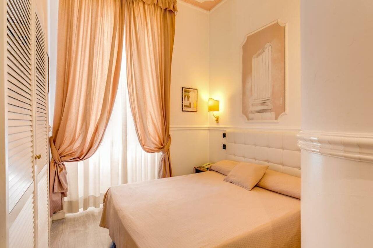 Hotel Martini Casavatore Buitenkant foto